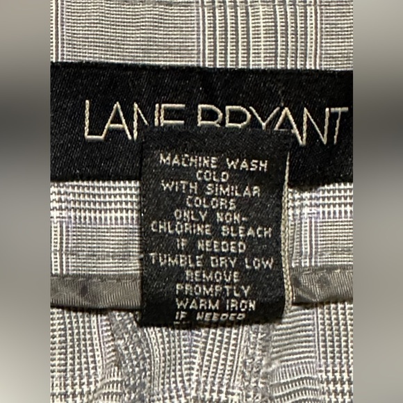 SOLD Lane Bryant grey flat front cuffed plaid bermuda shorts 20W - Picture 5 of 5